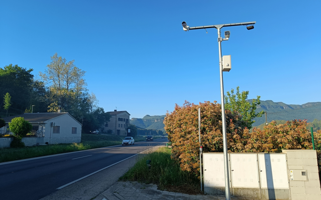 Entren en funcionament tretze lectors de matrícules als accessos dels termes municipals de set poblacions garrotxines